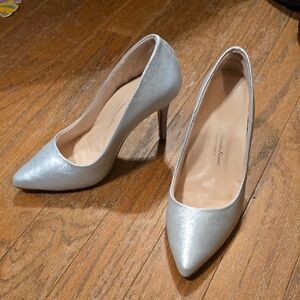 Antonia Saint Size 7 Silver Heels